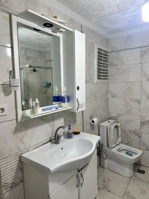 Aksaray'Da 2+1 Genis Daire Istanbul Apartment